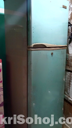 ফ্রিজ বিক্রয় হবে